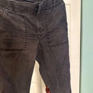 American Eagle black ankle cargos stretch size 10 women’s